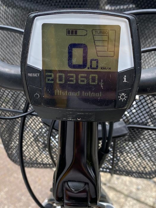 Продам велосипед електричний жіночий трек