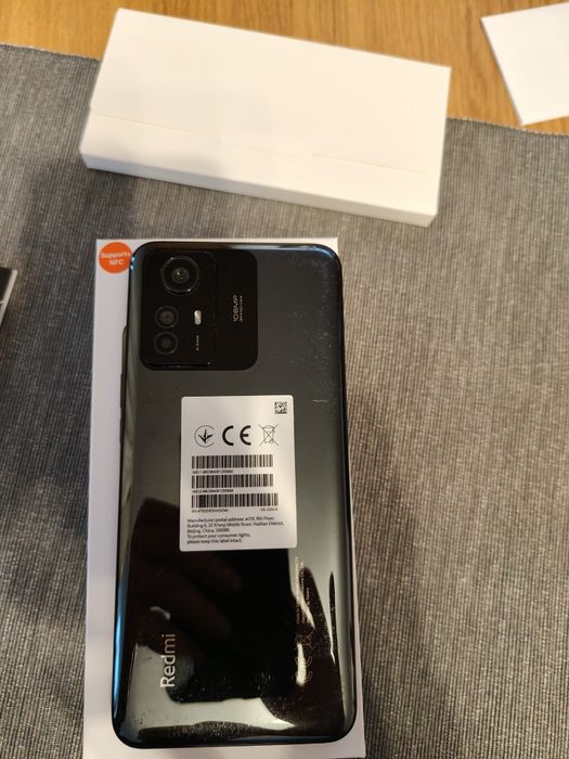 Sprzedam 2 telefony redmi