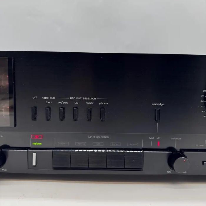 Amplificador Luxman LV-103u