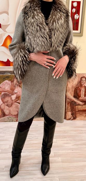 Пальто з вовни альпаки з хутром чорнобурки