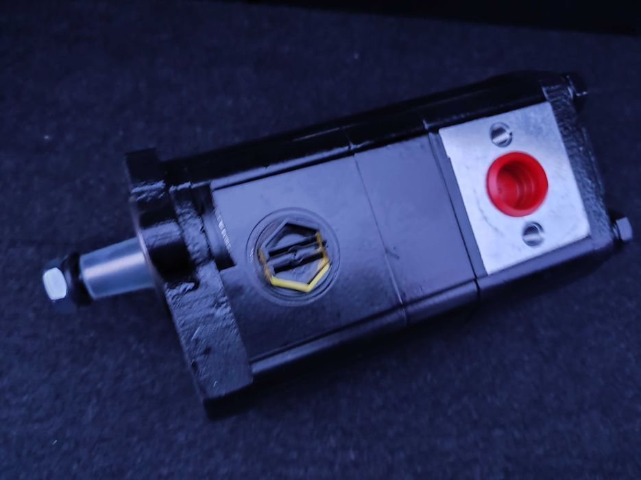 Massey Ferguson Pompa hydrauliczna Ursus 5044, 11024