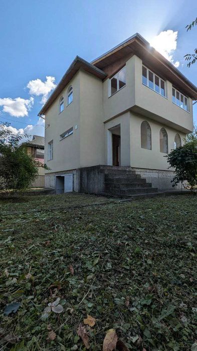 Продається дачний будинок