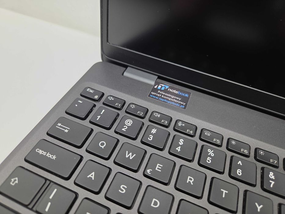 laptop DELL Latitude 5500 i5-8365u 4x 1.6GHz 8GB SSD 256GB Windows 11