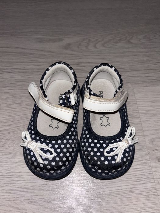 Босоніжки для дівчинки розмір 20