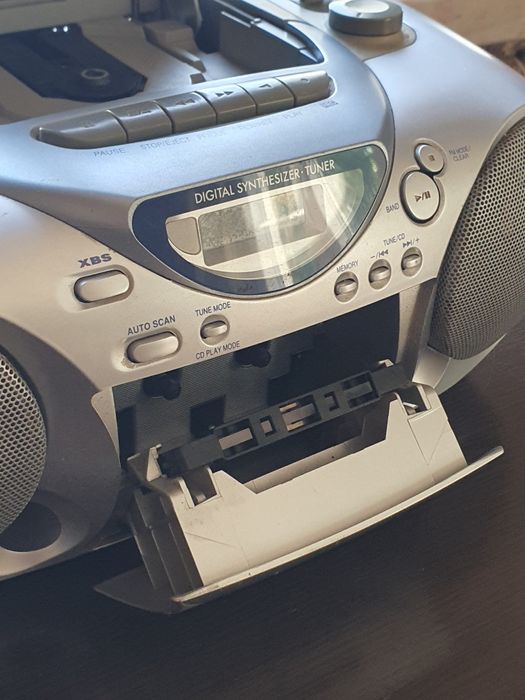 Radio Portátil Panasonic CD/Cassete