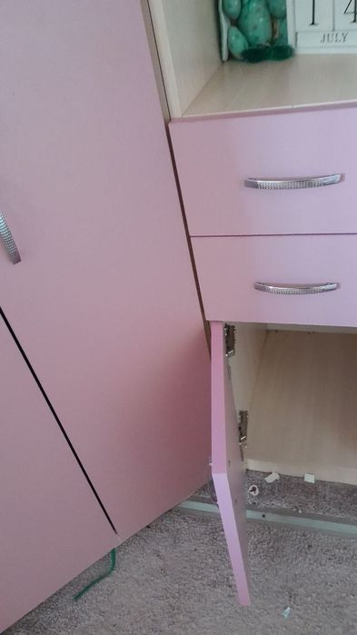 Ліжко шафа стіл полиці все в одному