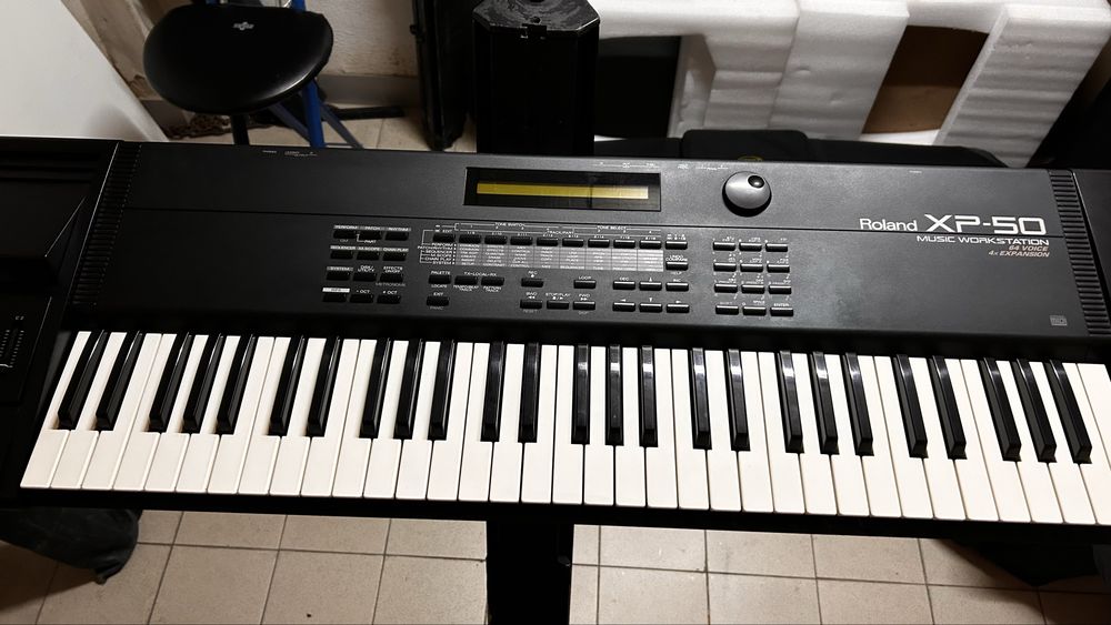 Teclado ketron e roland