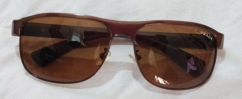 Солнцезащитные очки Prada s 66 (коричневый)