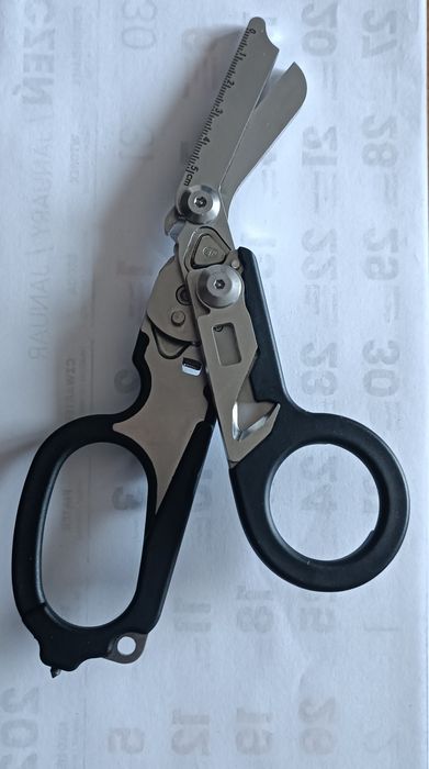 Nożyczki ratownicze