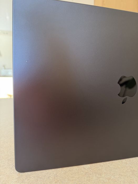 MacBook Pro 16” M4 Max 48GB ram 1 TB SSD