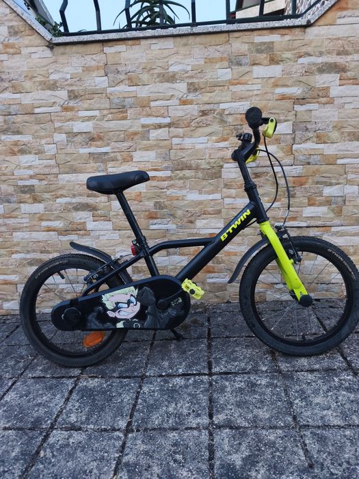 Bicicleta infantil BTwin Dark Hero 500 de16 polegadas (como Nova)