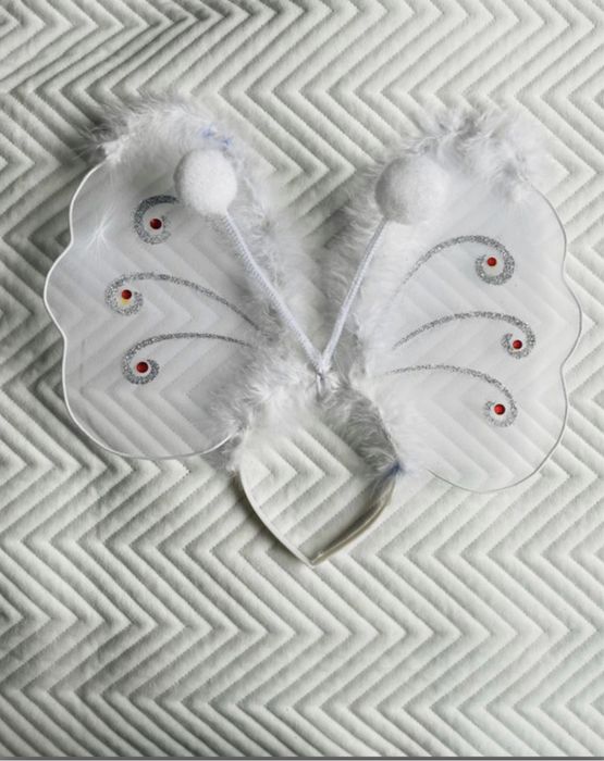 Opaska Motyl, Przedszkole, Panieńskie, Przedstawienie