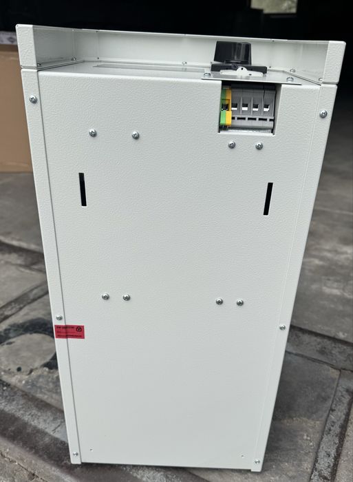 Стабілізатор напруги AWATTOM