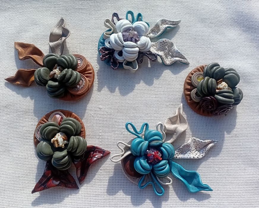 Брошки. КОЖА. КАМНИ.