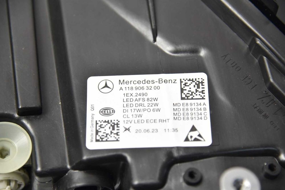 FAROL ESQUERDO – MERCEDES-BENZ CLA (2019–2023)