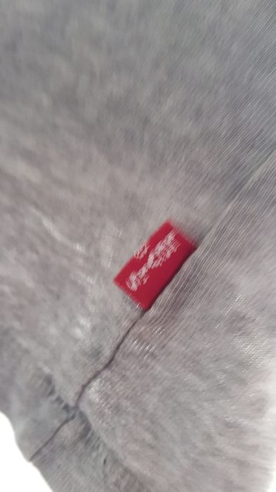 Levi's szary t-shirt z nadrukiem bawełniany