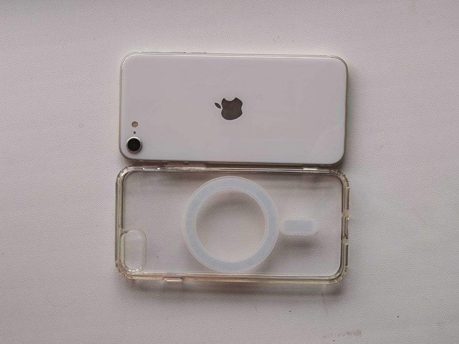 Apple iPhone SE 3 покоління 2022 рік 64 ГБ