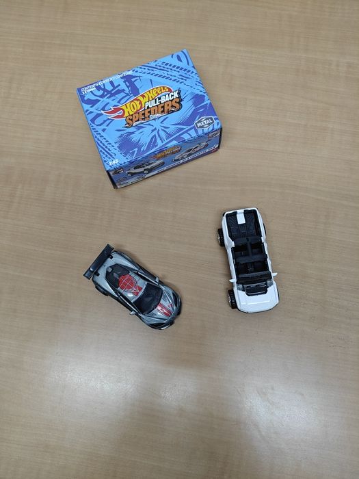 Hotwheels 2 miniaturas 1:43