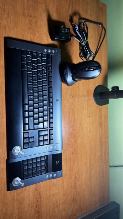 Conjunto Logitech Dinovo