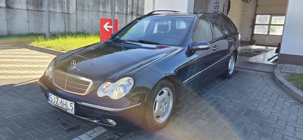 Mercedes-Benz C Klasa W203  2.2 CDI 150ps 2004 rok Hak  Automat Xenon Zapraszam na oględziny
