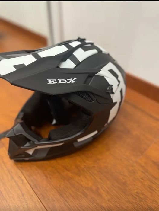 Шлем на мотокрос