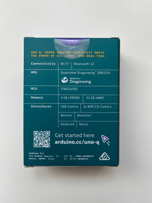 Arduino UNO Q 4GB ram 32 gb eMMC