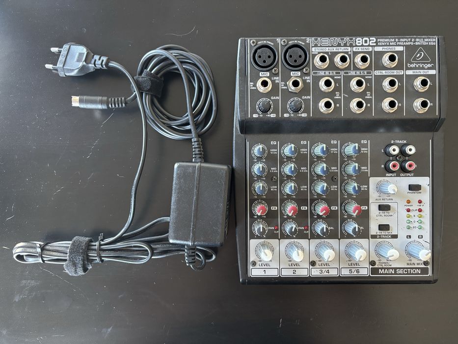 Vendo mesa de mistura Behringer Xenyx 802