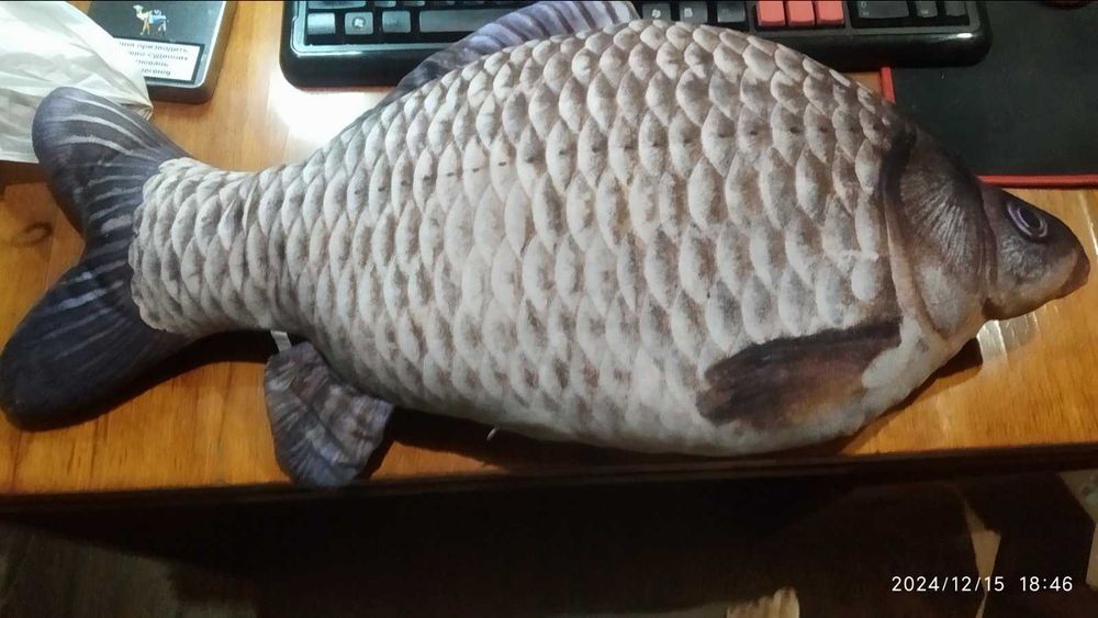 Продам мягкую игрушку карась.