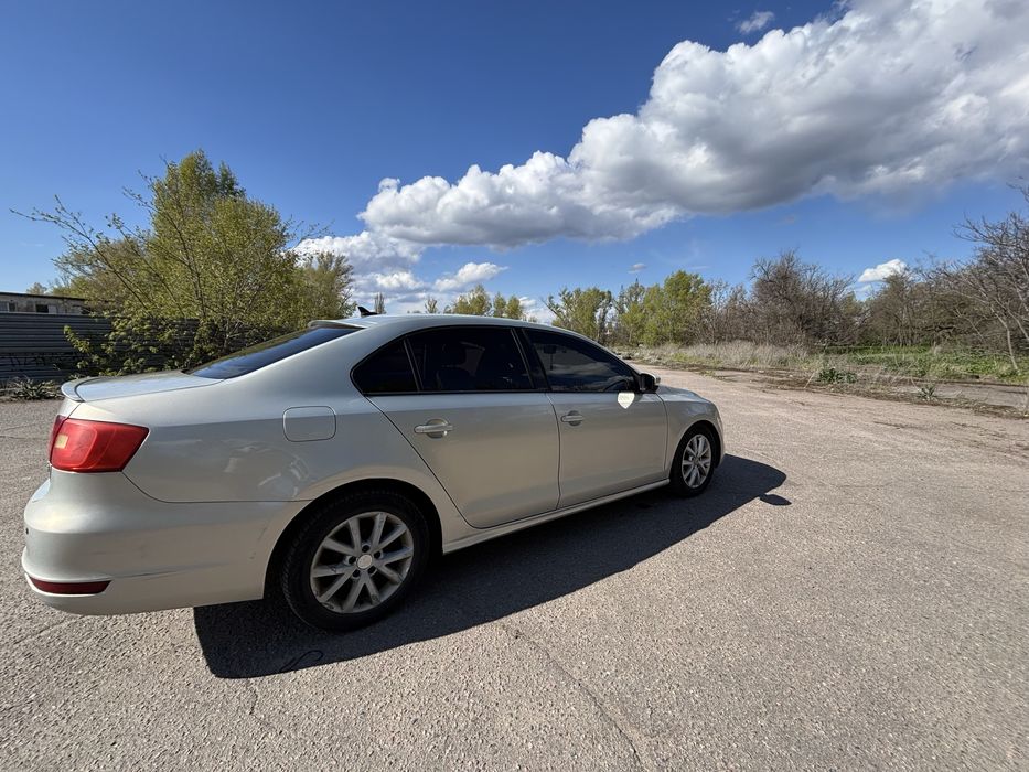 Продам автомобіль Volkswagen Jetta 6 2011