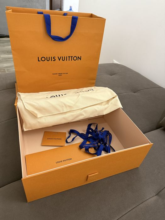 Коробка Louis  велика