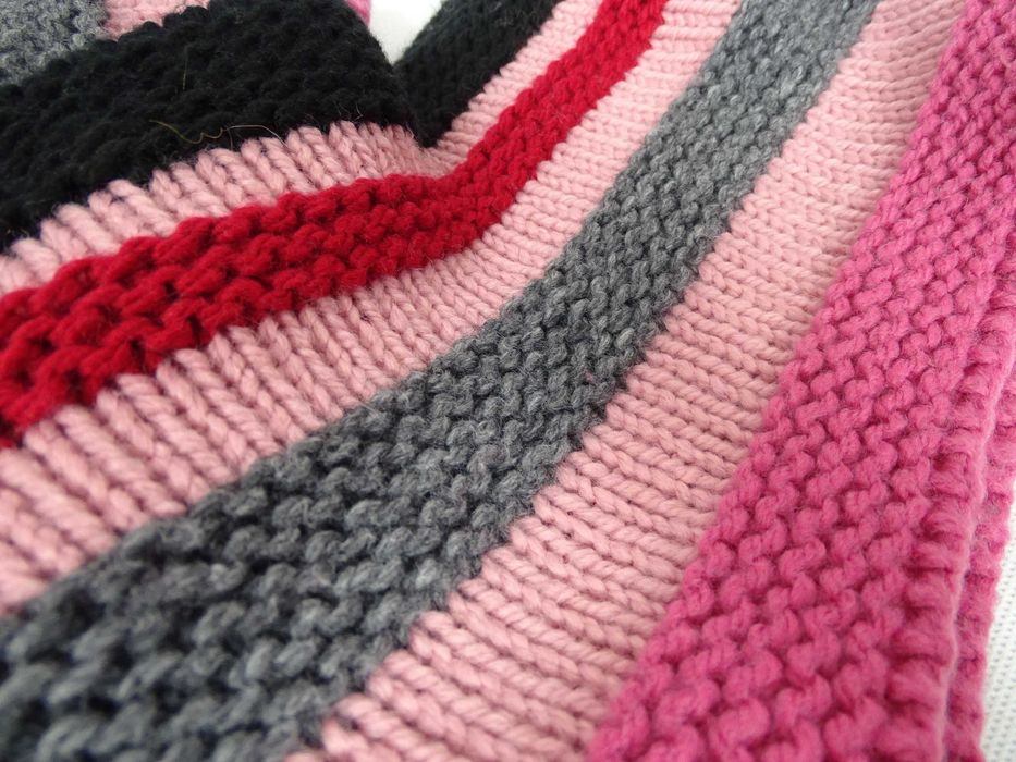 Cieplutki wełniany szalik Esprit