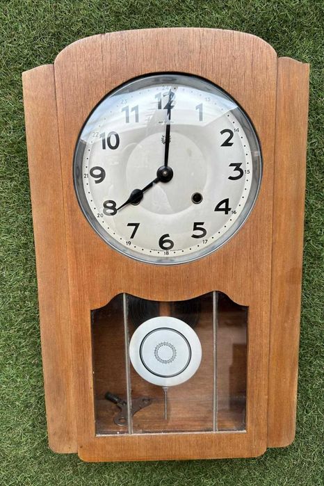 Relogio antigo a funcionar da Reguladora