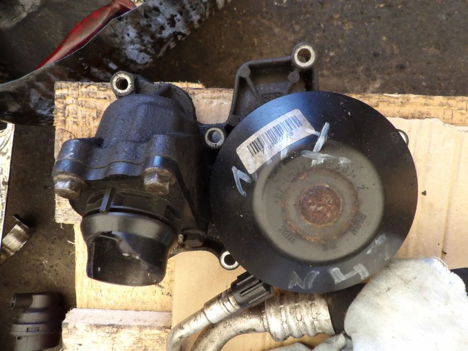 BMW - E90,E91 , N47 - POMPA WODY - 7790275