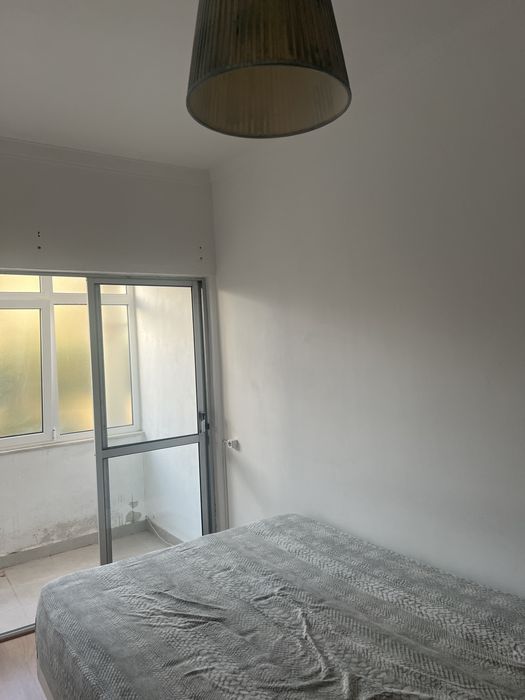Quarto Individual em Almada