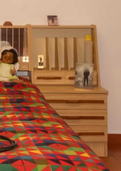 Cama com modulo mesas cabeceiras