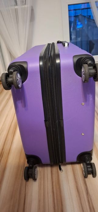 Walizka Kolor Fioletowy