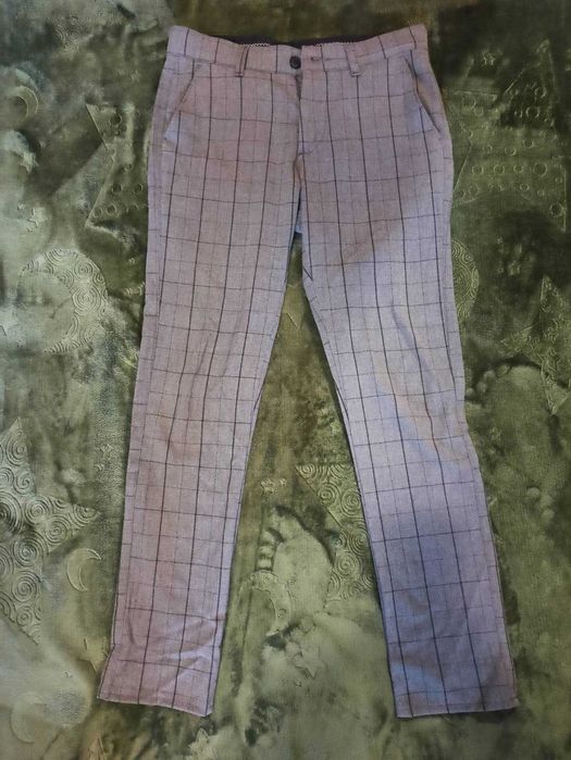 Брюки на підлітка.