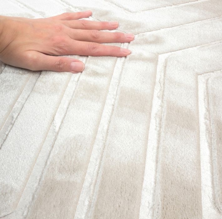 Nowy jasny dywan do pokoju 80x150 cm