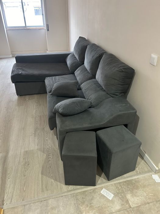Sofa chaise Long mais 2 puffs e almofadas