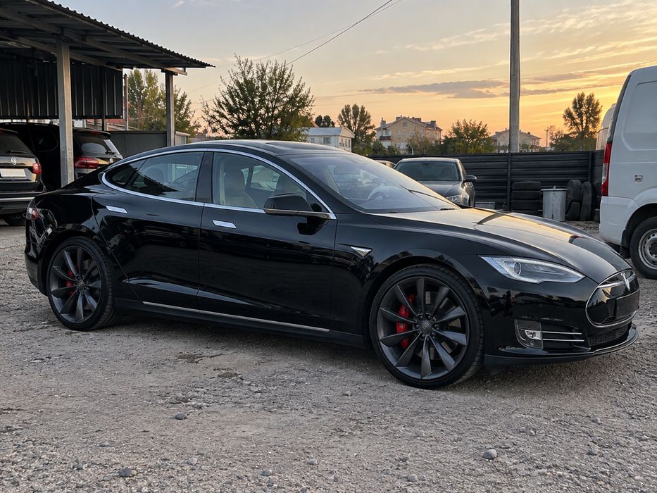 Розборка TESLA MODEL S  P85D чорний колір 2015
