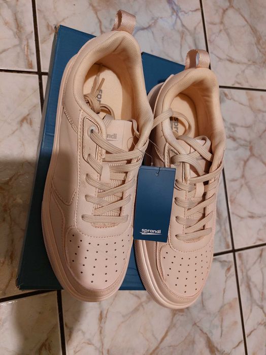 Buty sportowe Sprandi 39 Nowe