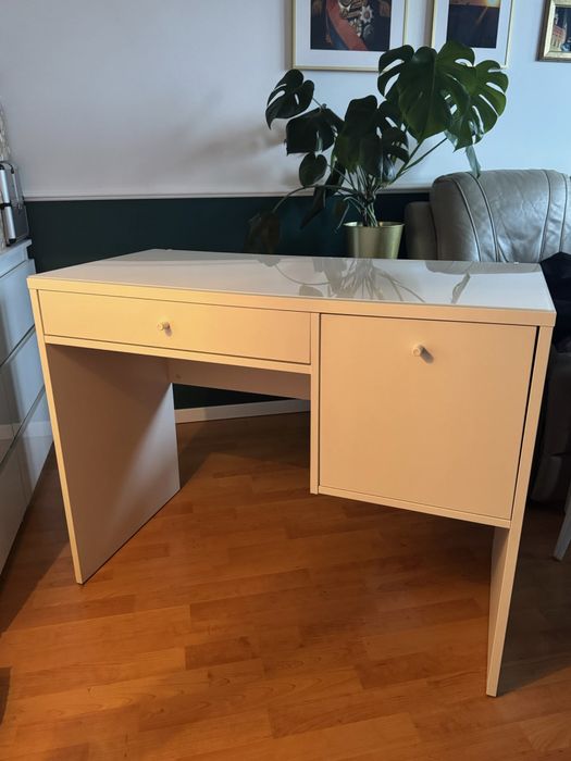 Biała toaletka IKEA Syvde biurko stan idealny