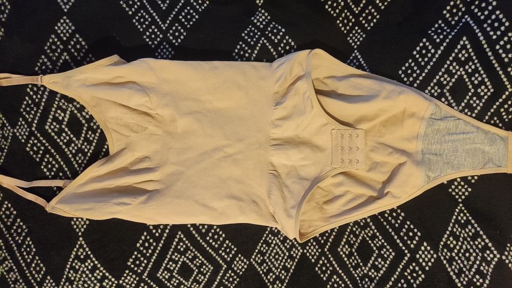 Body wyszczuplające modelujące damskie S beżowe nowe