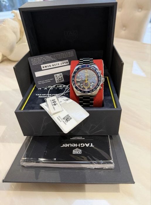 Годинник TAG Heuer Formula 1 RED BULL CAZ101AL.BA0842 та