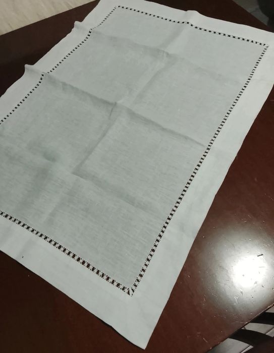 Centro de mesa de linho antigo