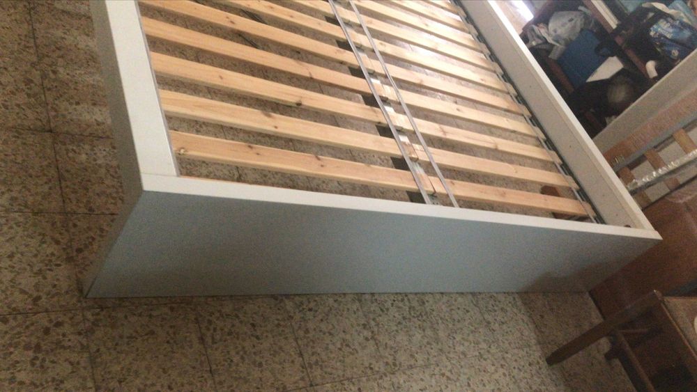 Cama de casal 180 por 2 metros de comprimento