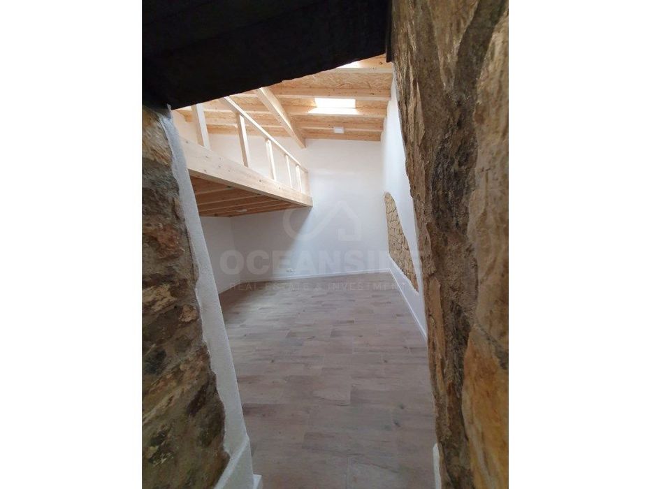 Moradia T1+1 com terraço e zona exterior de convívio