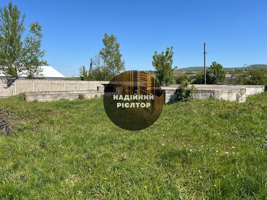 Продається земельна ділянка з готовими фундаментами