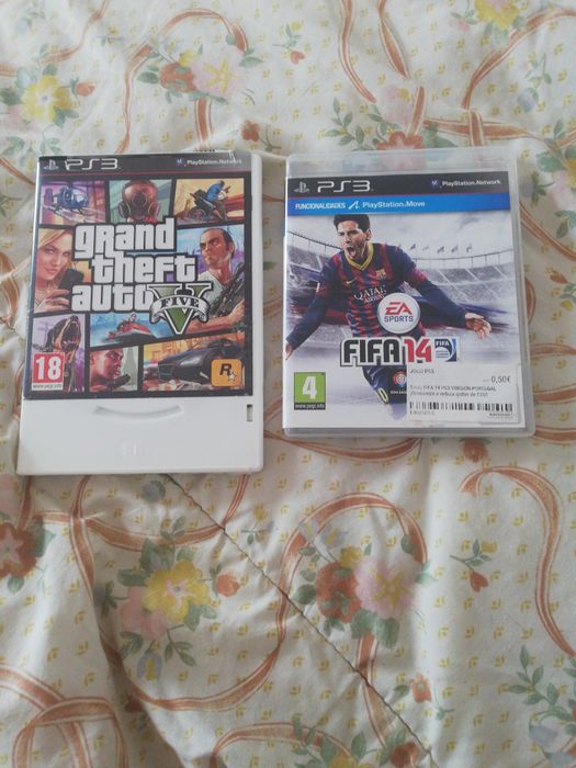 PS3+ 2 Controllers + 2 Games64741160184066121