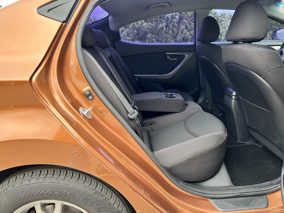 Hyundai Elantra 2012 рік 1.8 бенз/газ